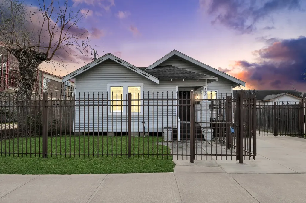 2820 Holman Street Houston TX 77004