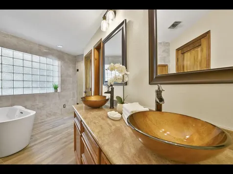 2204 Airline Drive Friendswood TX 77546