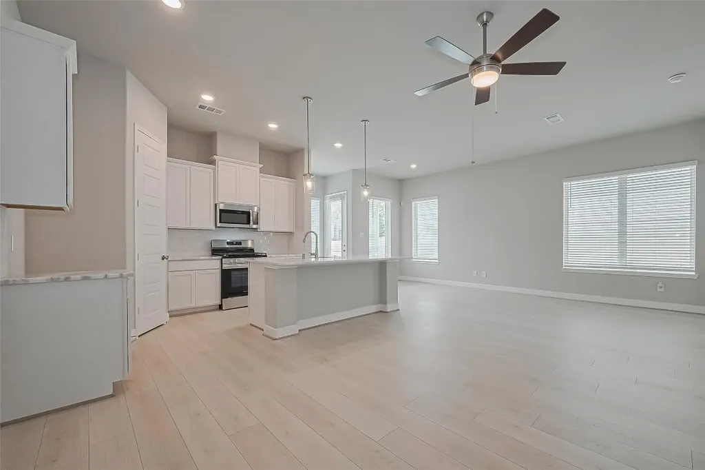 8933 Grovner Place Houston TX 77055