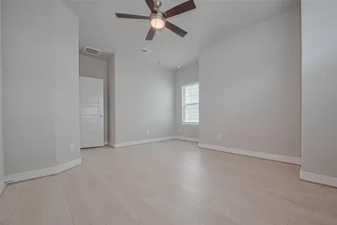 8933 Grovner Place Houston TX 77055