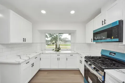 101 Talisman Street Lake Jackson TX 77566