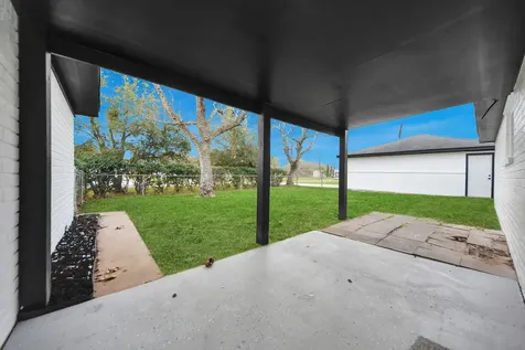 101 Talisman Street Lake Jackson TX 77566