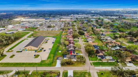 101 Talisman Street Lake Jackson TX 77566