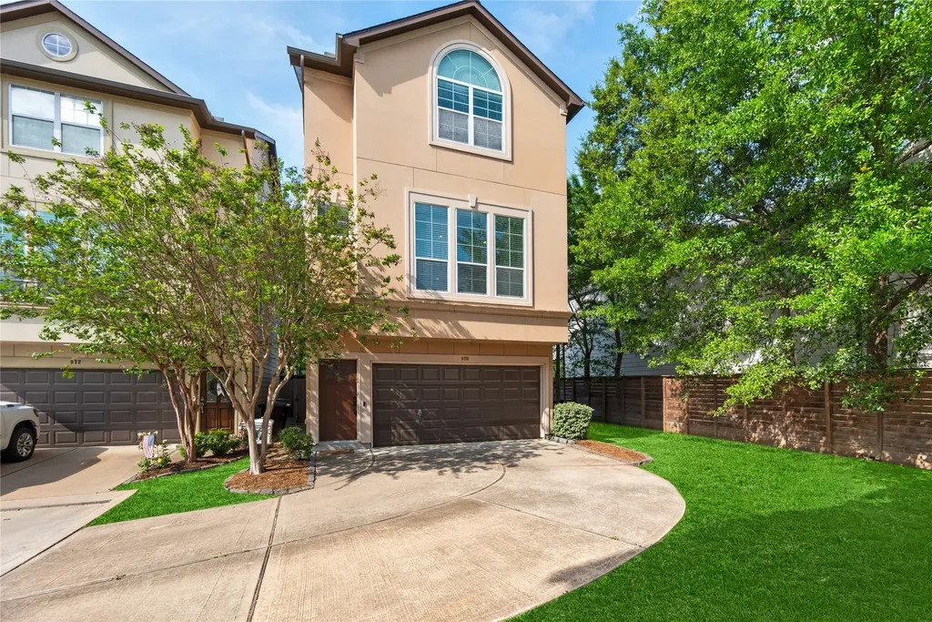 870 Fisher Street Houston TX 77018