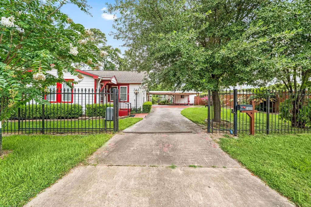 2609 Bevis Street Houston TX 77008