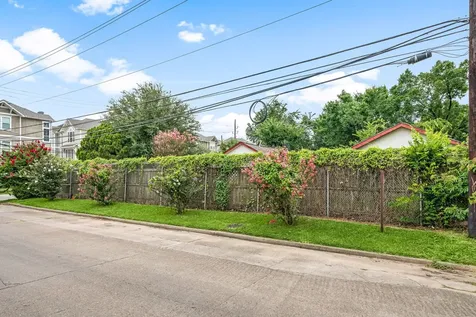 2609 Bevis Street Houston TX 77008