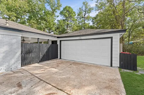 1123 Suwanee Lane Houston TX 77090