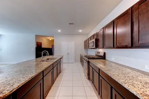 2164 Dale Street Alvin TX 77511