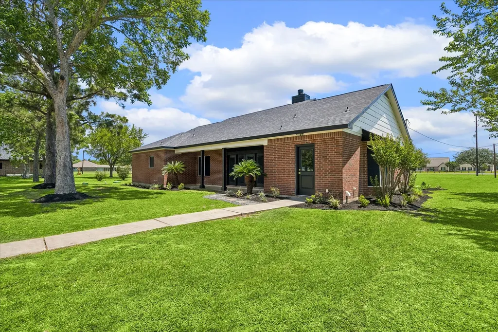 15415 Skyhawk Lane Beach City TX 77523