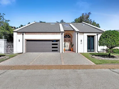 220 Summerwood Street Beaumont TX 77706