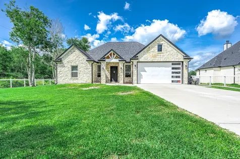 8032 Short Rd Road Needville TX 77461