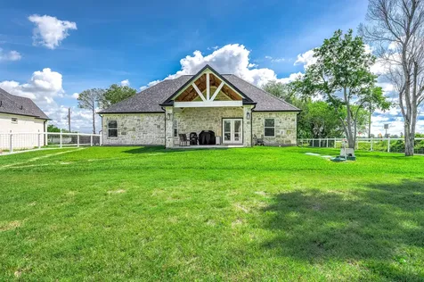 8032 Short Rd Road Needville TX 77461