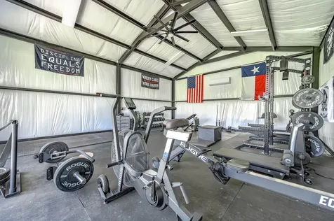 8032 Short Rd Road Needville TX 77461