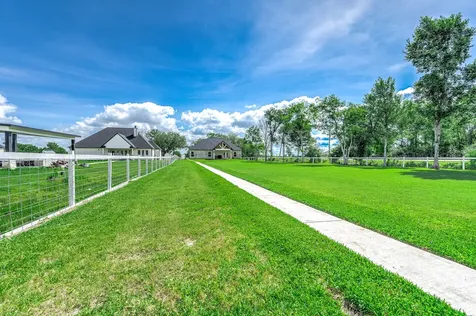 8032 Short Rd Road Needville TX 77461