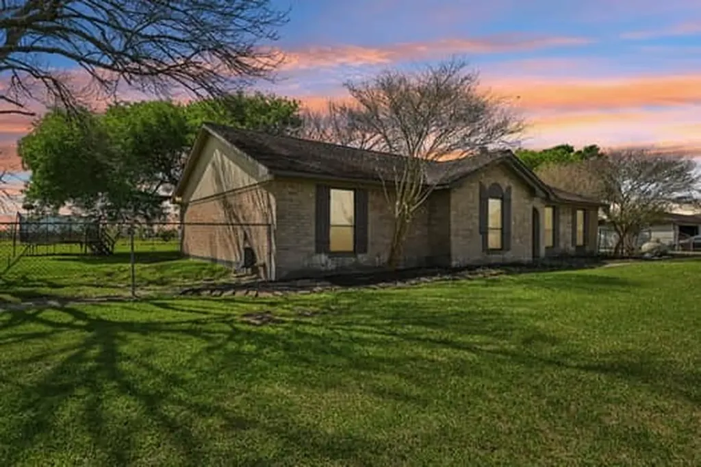 13917 Countryside Street Santa Fe TX 77517