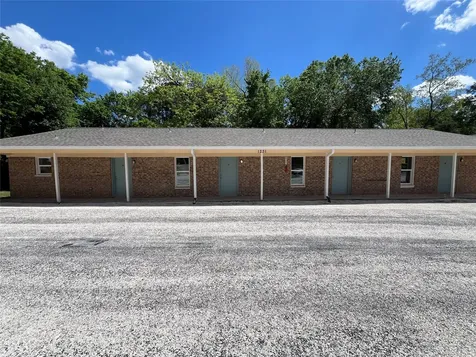 1231 Sycamore Avenue A Huntsville TX 77340