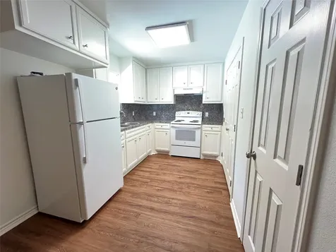 1231 Sycamore Avenue A Huntsville TX 77340