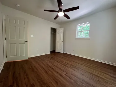 1231 Sycamore Avenue A Huntsville TX 77340
