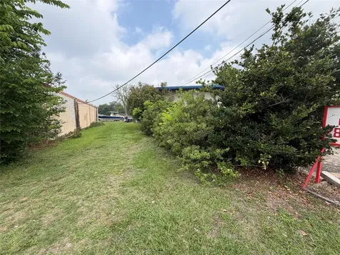 224 E Main Street Clute TX 77531