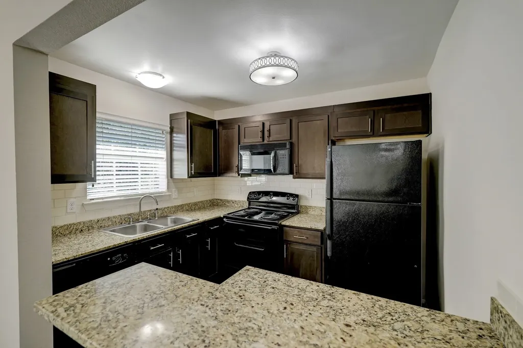 214 W 17th Street 3 Houston TX 77008