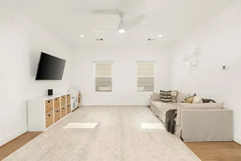 804 Aurora Street Houston TX 77009