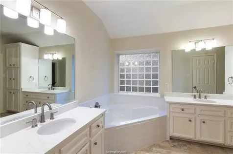 4709 Shoal Creek Drive College Station TX 77845