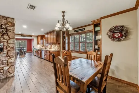 1100 Broadmoor Drive Bryan TX 77802