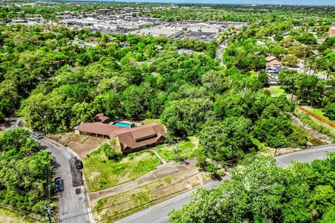 1100 Broadmoor Drive Bryan TX 77802