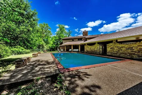 1100 Broadmoor Drive Bryan TX 77802