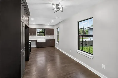 428 Van Molan Street Houston TX 77022