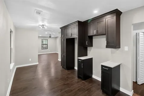 428 Van Molan Street Houston TX 77022