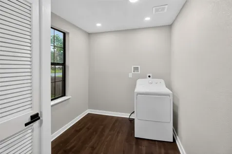 428 Van Molan Street Houston TX 77022