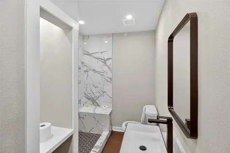 428 Van Molan Street Houston TX 77022
