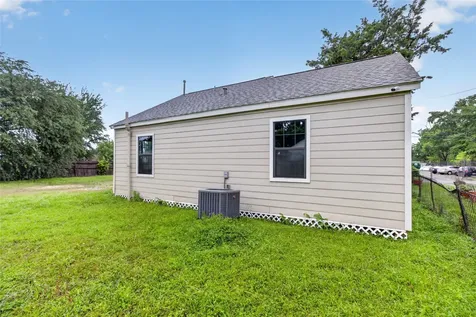 428 Van Molan Street Houston TX 77022