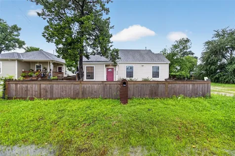 428 Van Molan Street Houston TX 77022