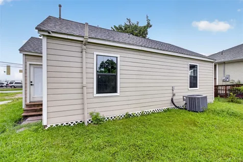 428 Van Molan Street Houston TX 77022