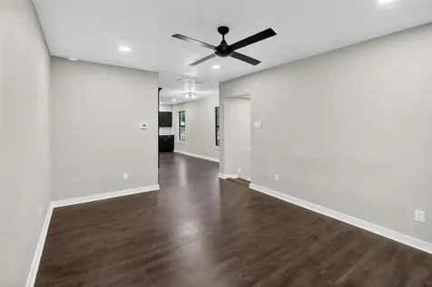 428 Van Molan Street Houston TX 77022