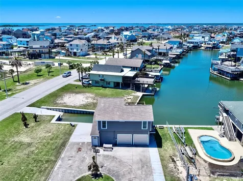 303 Tahiti Road Tiki Island TX 77554