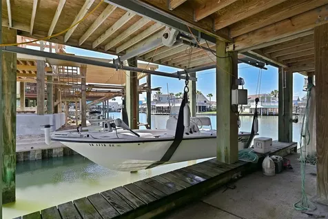 303 Tahiti Road Tiki Island TX 77554