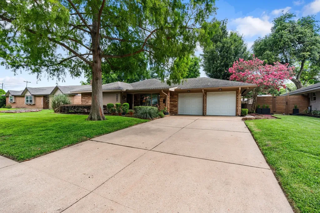 5007 Creekbend Drive Houston TX 77035