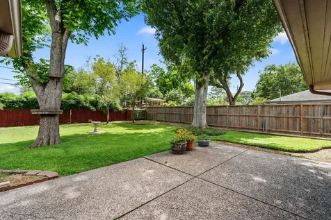 5007 Creekbend Drive Houston TX 77035