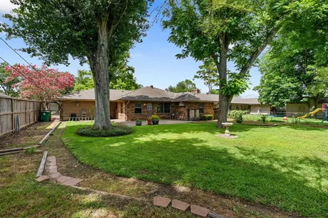 5007 Creekbend Drive Houston TX 77035