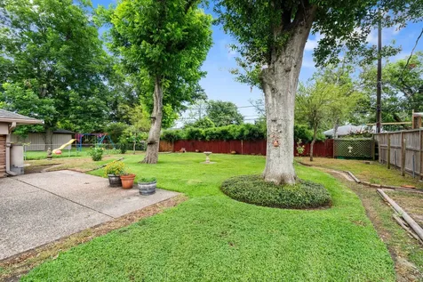 5007 Creekbend Drive Houston TX 77035