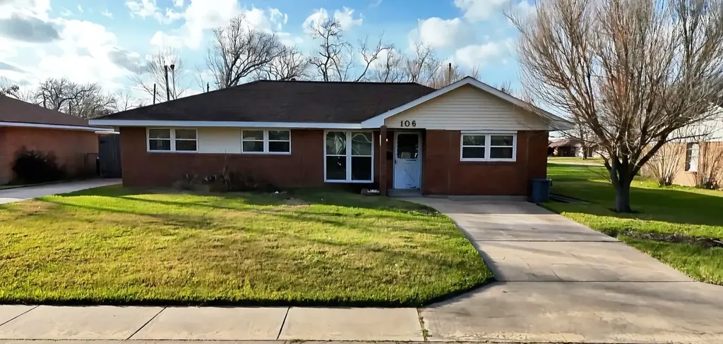 106 S Magnolia Street Lake Jackson TX 77566