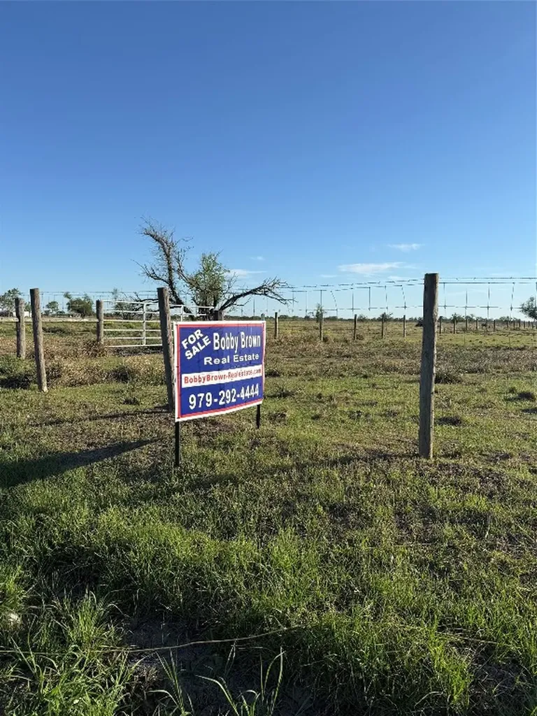17126 Brumbelow Road Needville TX 77461