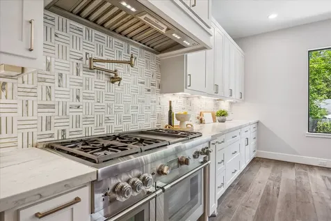 4532 Mimosa Drive Bellaire TX 77401