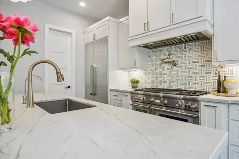 4532 Mimosa Drive Bellaire TX 77401