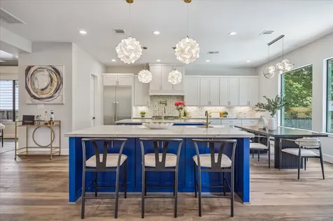 4532 Mimosa Drive Bellaire TX 77401