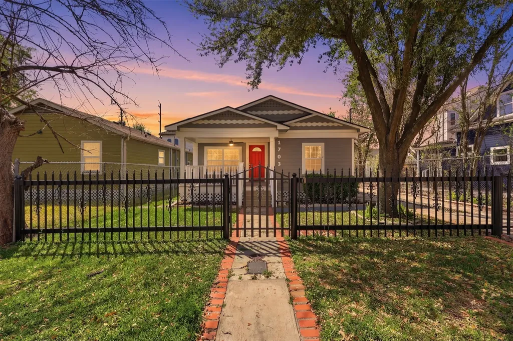 1703 Ovid Street Houston TX 77007