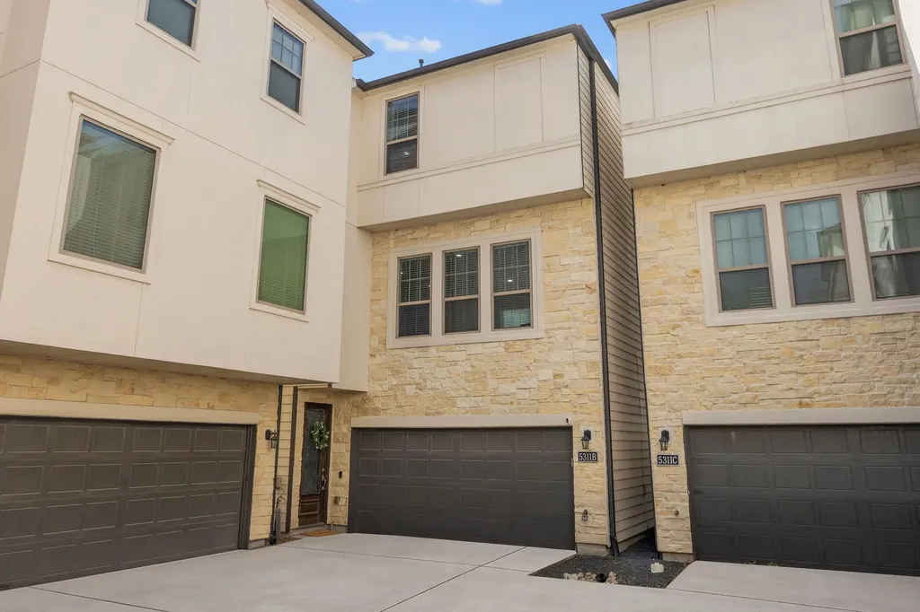 5311 Kiam Street B Houston TX 77007
